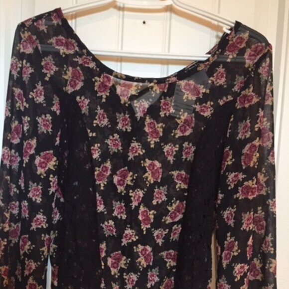Sheer floral blouse - Picture 2 of 5